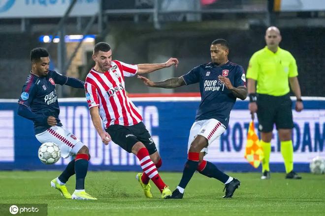 回顾他们过 回顾他们过