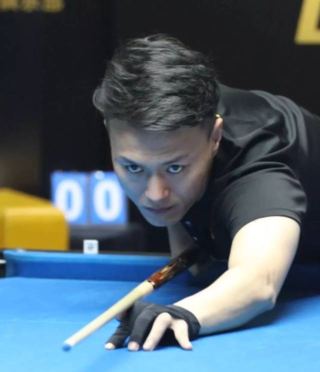 右脚破门占 右脚破门占