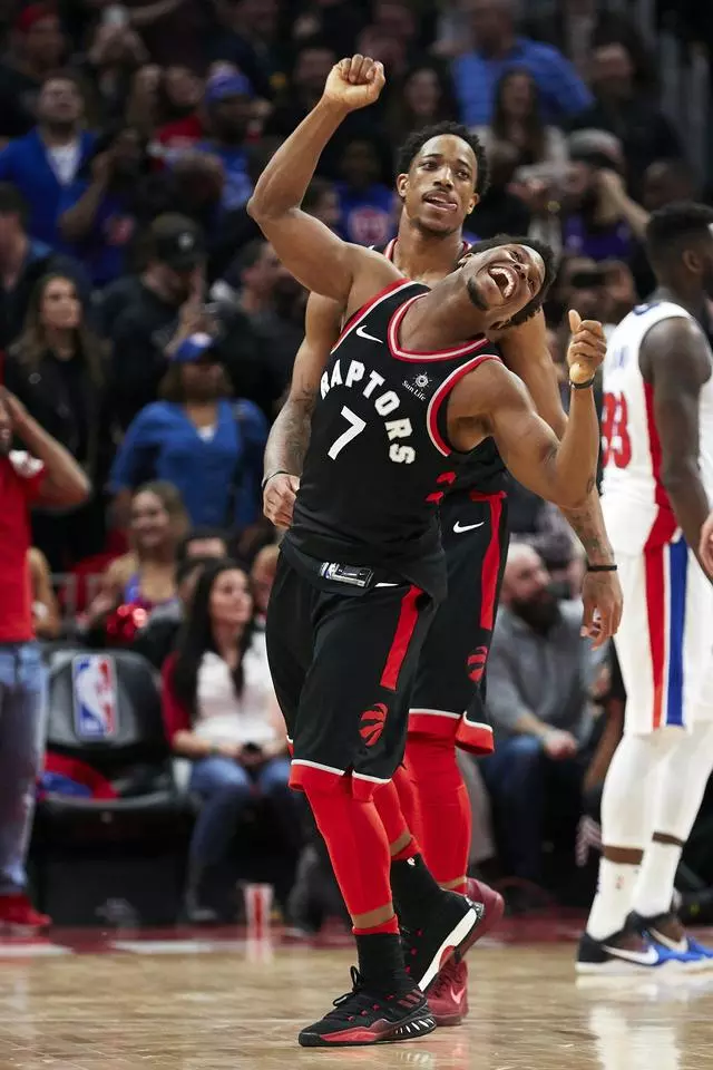 仅展现了两 仅展现了两