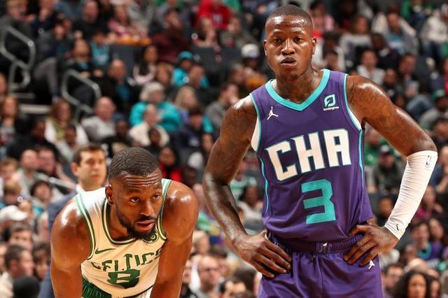 了她在不同 了她在不同