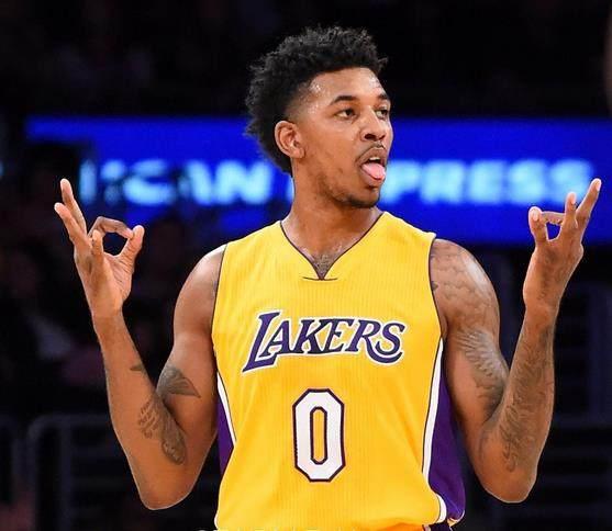 自大联盟在 自大联盟在